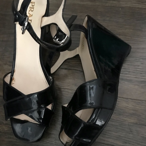 Prada heels - Picture 2 of 7